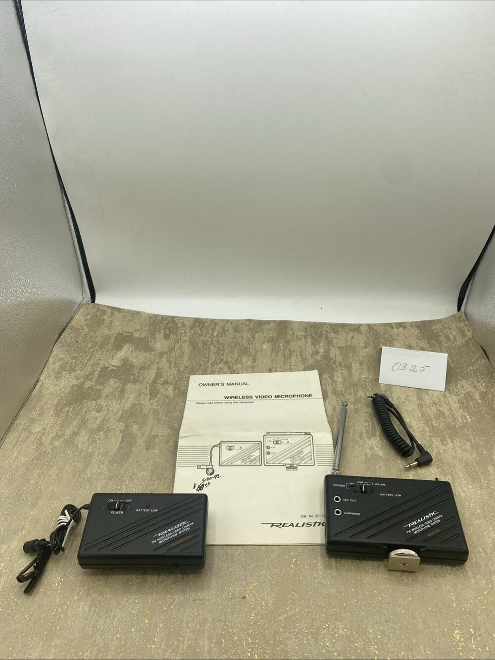 Radio Shack Realistic 32-1226 FM Wireless Video Camera Microphone System